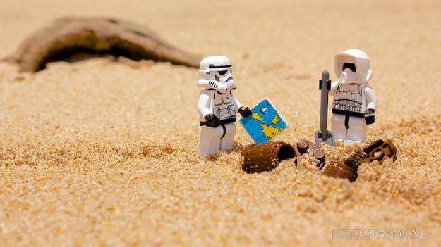 stormtroopers digging up treasure
